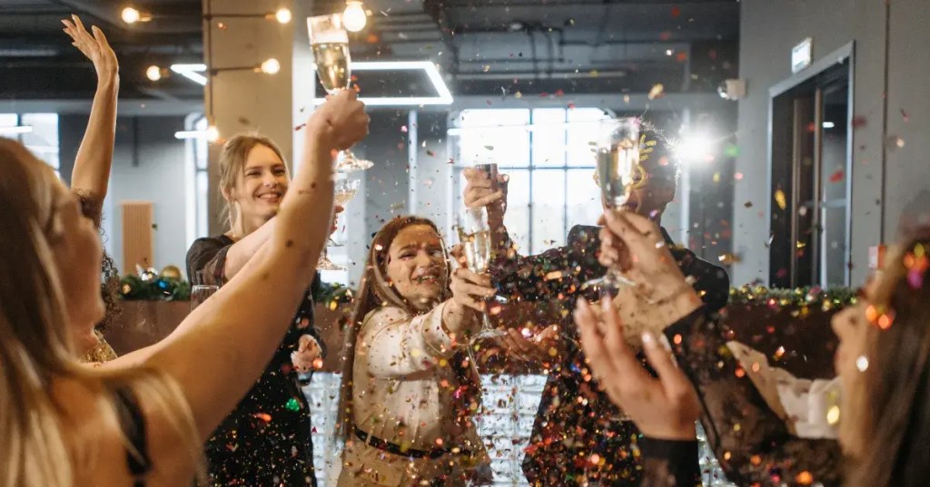 Relațiile la locul de muncă…mai sunt importante în&nbsp;2025?